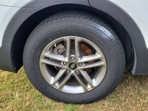 Used 2017 Hyundai Santa Fe Sport image 13