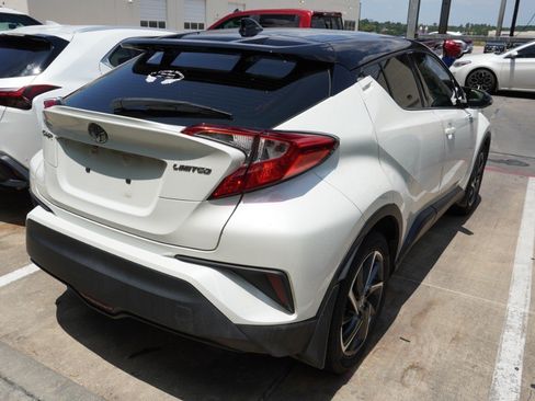 Used 2020 Toyota C-HR Limited FWD image 5