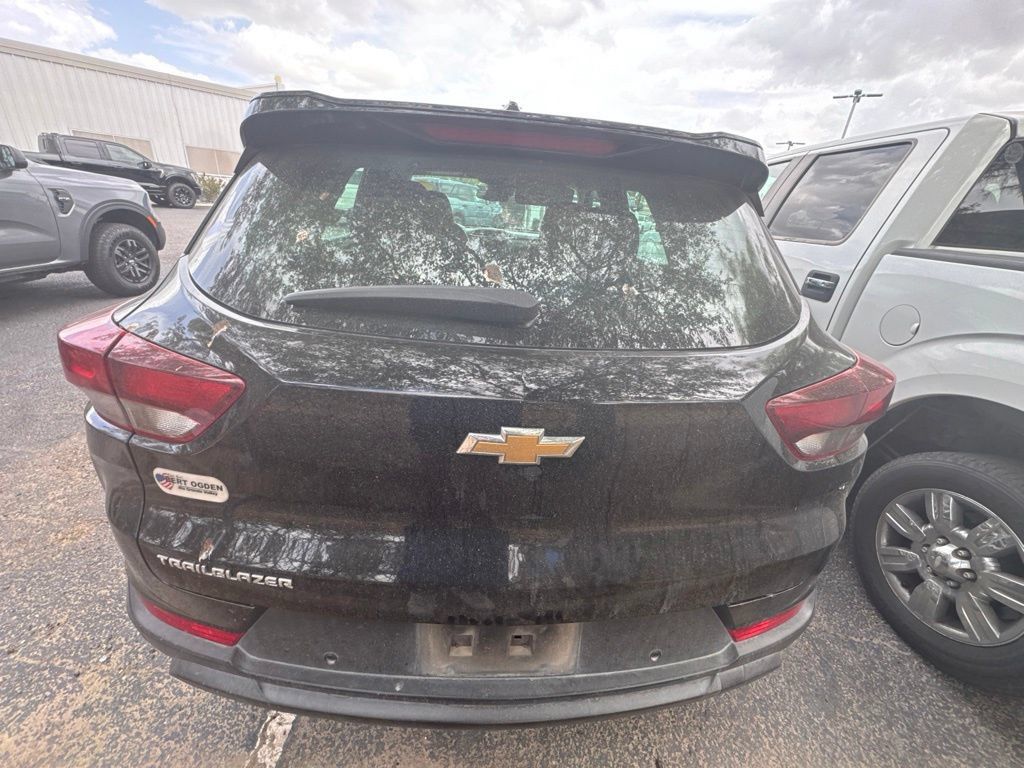 Used 2021 Chevrolet TrailBlazer LS FWD image 4
