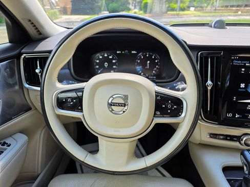 Used 2017 Volvo V90 T6 Cross Country AWD/4WD image 19