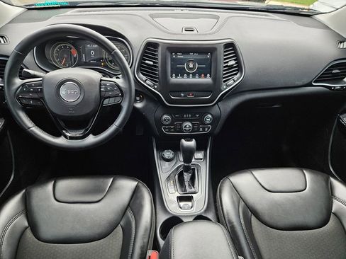Used 2019 Jeep Cherokee Latitude Plus AWD/4WD image 23