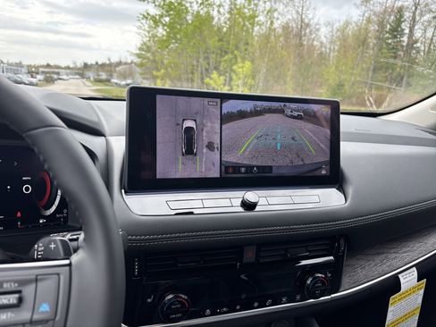 New 2026 Nissan Rogue Platinum AWD/4WD image 24