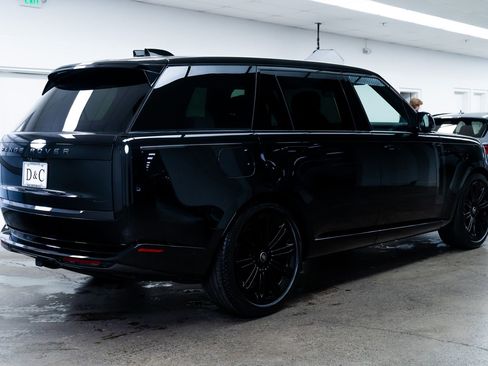 Used 2025 Land Rover Range Rover Long Wheelbase SE image 6