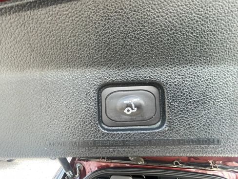 Used 2018 Ford Explorer XLT w/ Equipment Group 202A AWD/4WD image 35