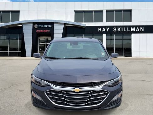 Used 2025 Chevrolet Malibu LT FWD image 2