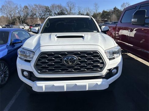 Used 2023 Toyota Tacoma TRD Sport image 2