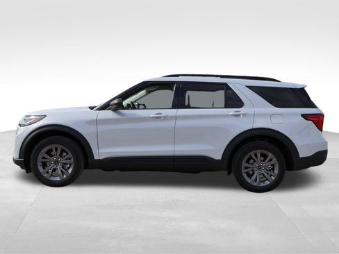 New 2026 Ford Explorer Active w/ Active Comfort Package image 2