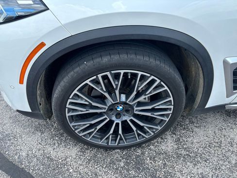 Used 2025 BMW X5 xDrive40i AWD/4WD image 9