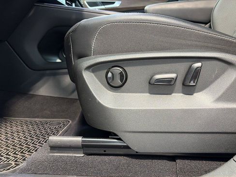 Used 2024 Volkswagen Atlas SE FWD image 24
