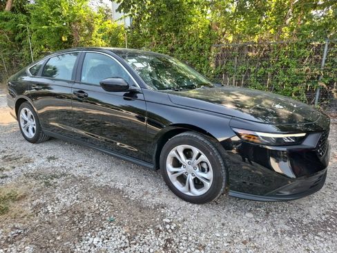 Used 2025 Honda Accord LX image 4