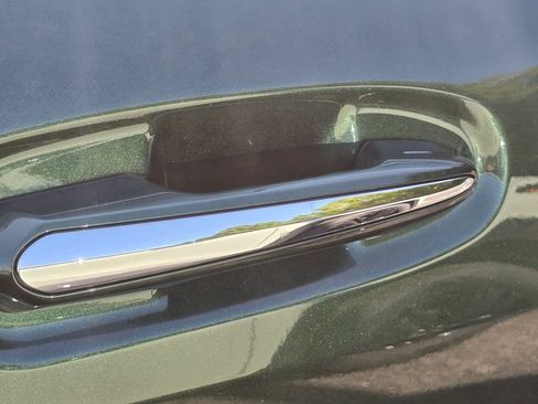 Used 2024 Toyota Sienna XLE FWD image 18
