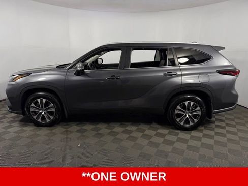 Used 2024 Toyota Highlander XLE image 5