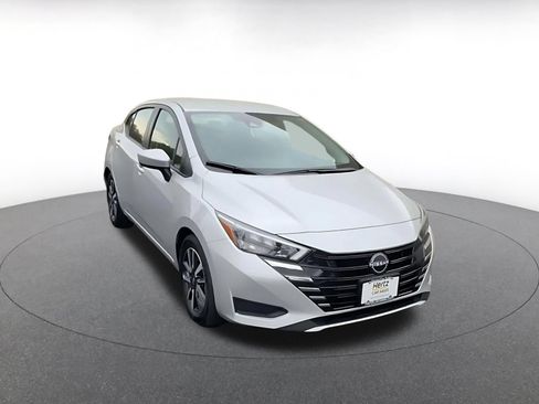Used 2025 Nissan Versa SV FWD image 3