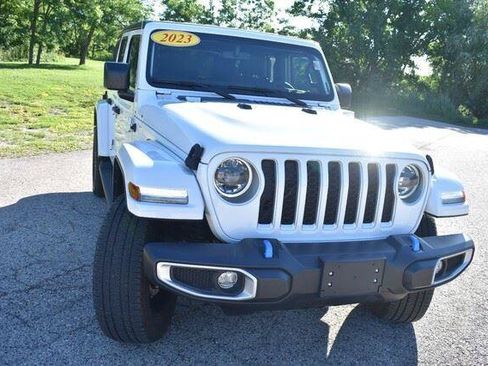 Used 2023 Jeep Wrangler Unlimited Sahara w/ Cold Weather Group AWD/4WD image 10