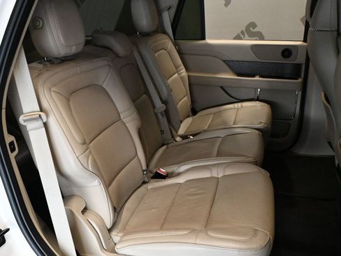Used 2019 Lincoln Navigator Reserve w/ Cargo Package AWD/4WD image 22