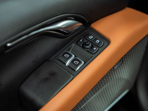 Used 2025 Lotus Emira image 16