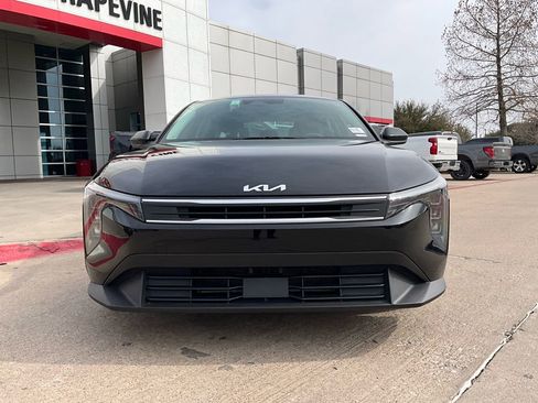 Used 2025 Kia K4 LXS image 3