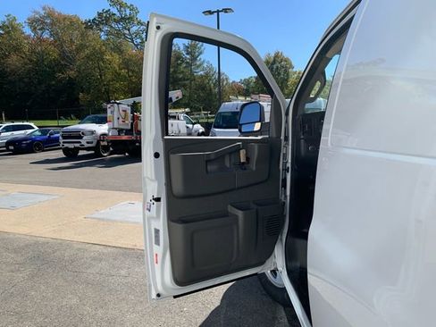 New 2025 Chevrolet Express 2500 Extended image 14