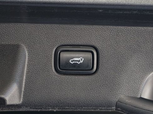 Used 2023 Kia Sportage SX image 32