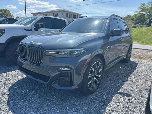 Used 2022 BMW X7 xDrive40i w/ M Sport Package AWD/4WD image 1