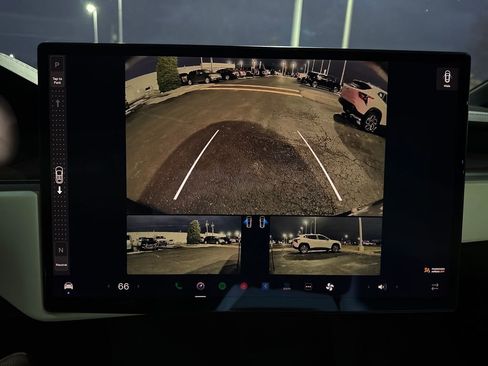 Used 2023 Tesla Model X image 21