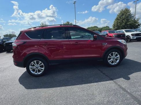 Used 2017 Ford Escape SE w/ Equipment Group 201A FWD image 9