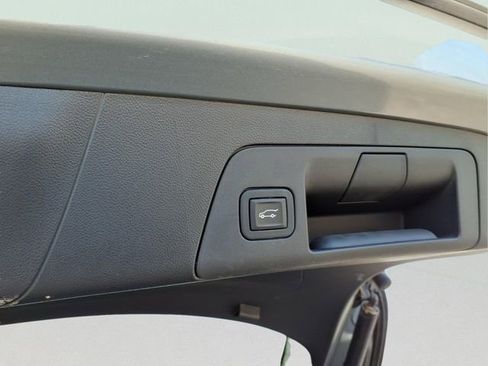 Certified 2023 Buick Envision Essence w/ Sport Touring Package image 6