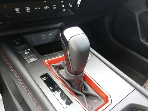 New 2026 Nissan Kicks SR w/ Cold Weather Package FWD image 19
