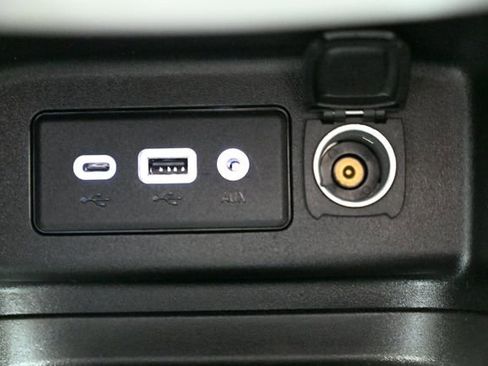 Used 2021 Chevrolet Equinox LS w/ LPO, Blackout Package image 31