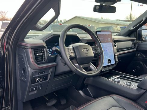 Used 2024 Ford Expedition Limited image 13