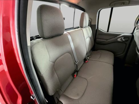Used 2015 Nissan Frontier SV w/ SV Value Truck Package AWD/4WD image 18