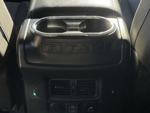 Used 2024 Nissan Titan SV w/ SV Convenience Package image 24