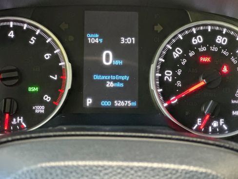 Used 2022 Toyota RAV4 XLE image 29