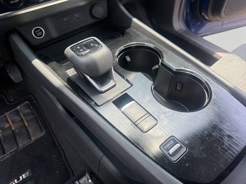 Used 2023 Nissan Rogue SV FWD image 18