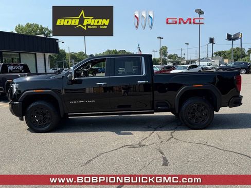 Used 2025 GMC Sierra 3500 Denali Ultimate AWD/4WD image 2