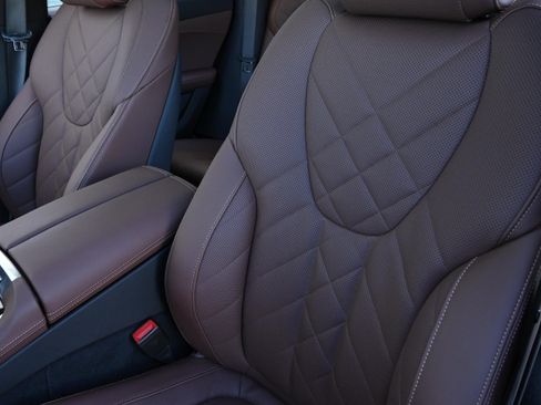 Certified 2025 BMW X6 xDrive40i w/ Premium Package image 10