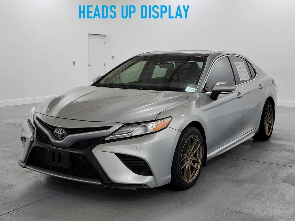 Used 2018 Toyota Camry XSE FWD image 4