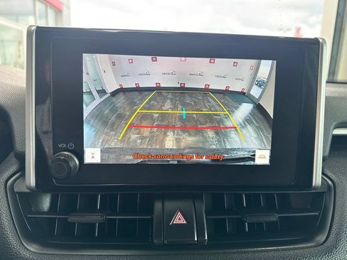 Used 2025 Toyota RAV4 XLE FWD image 23