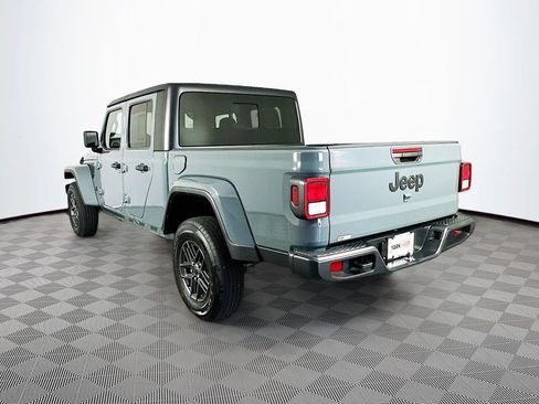 Certified 2025 Jeep Gladiator Sport AWD/4WD image 8