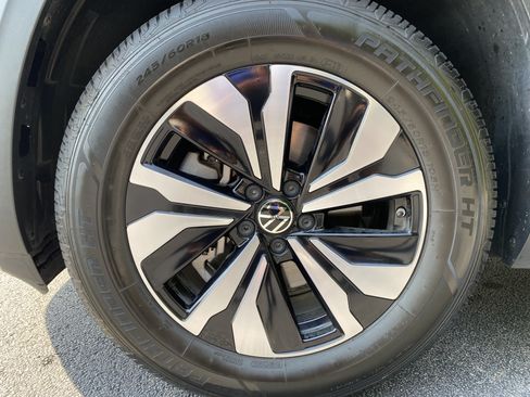 Used 2025 Volkswagen Atlas SE FWD image 41