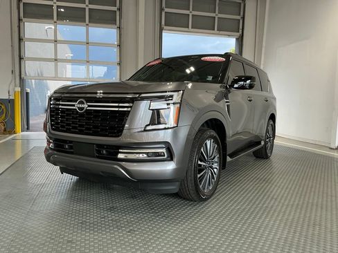 Used 2025 Nissan Armada Platinum Reserve AWD/4WD image 2