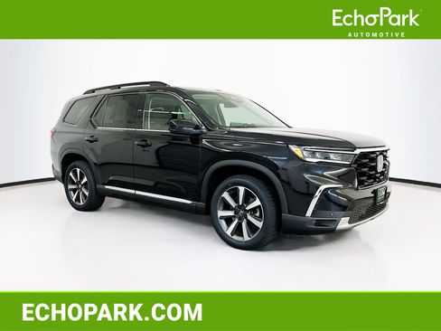 Used 2023 Honda Pilot Touring image 1