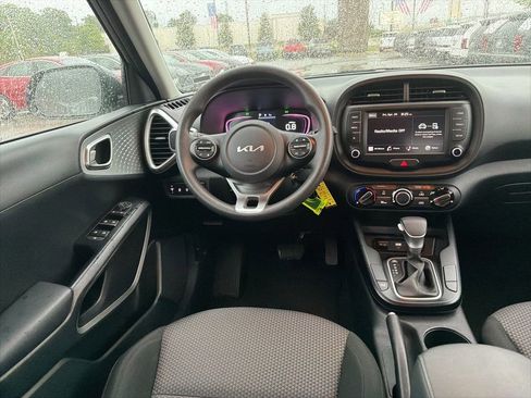 Used 2024 Kia Soul LX w/ Option Group 015 FWD image 13