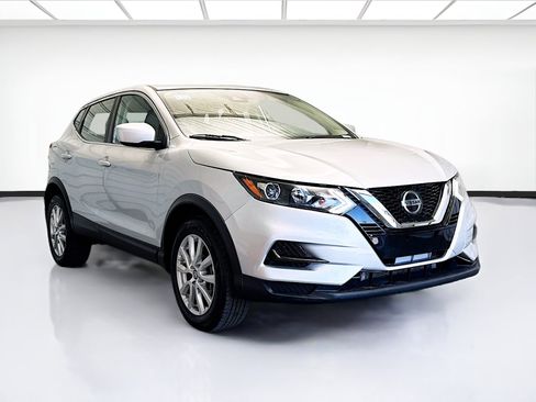 Used 2022 Nissan Rogue Sport S image 3