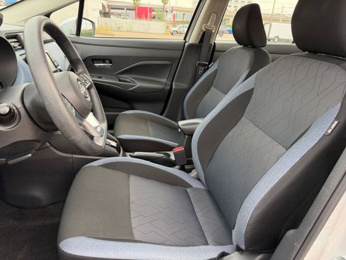 Used 2025 Nissan Versa SV image 24