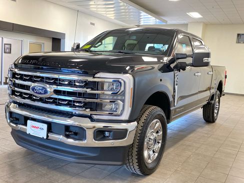 Certified 2025 Ford F350 Lariat w/ Lariat Ultimate Package image 4
