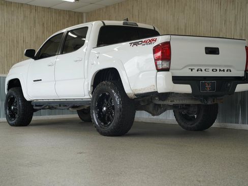 Used 2017 Toyota Tacoma TRD Sport w/ Tow Package (A/T) AWD/4WD image 7