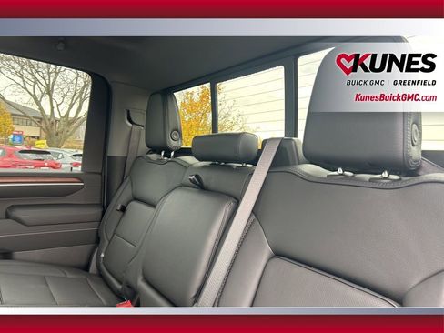 New 2026 GMC Sierra 3500 Denali w/ Denali Reserve Package image 38