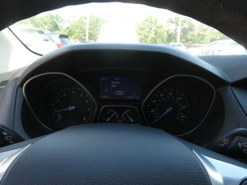Used 2014 Ford Focus SE FWD image 17