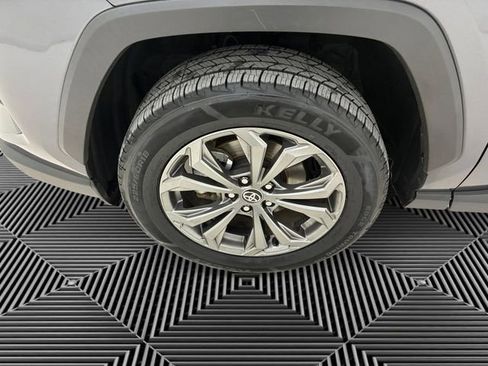 Used 2022 Toyota RAV4 Limited image 9
